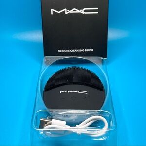 MAC Cosmetics Silicone cleansing brush - New in box